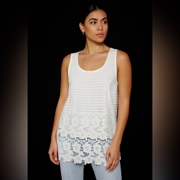 INC International Top XL  White Sleeveless Lace Tank Floral Embellished - Picture 1 of 10
